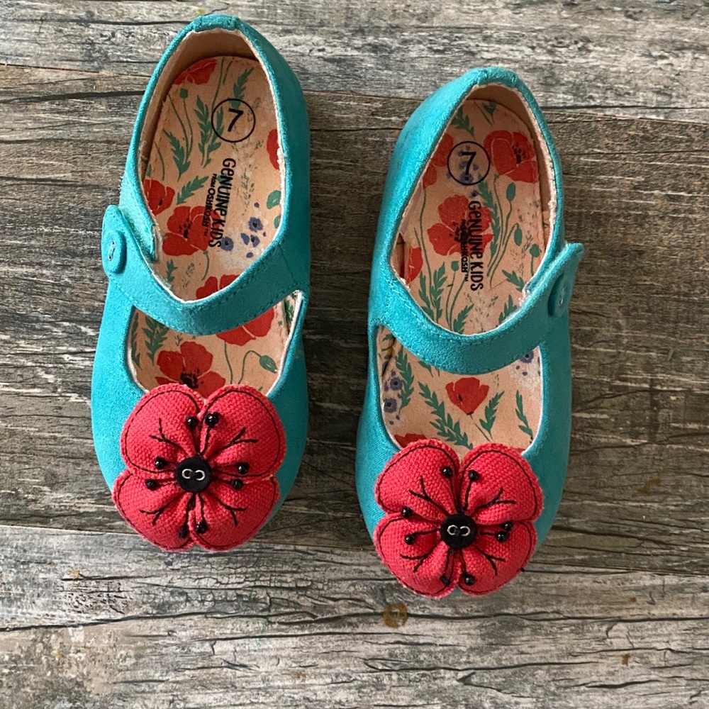 Toddler Sz 7 Shoes. Like New & Perfect for Easter